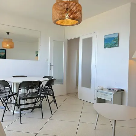 Apartment 3 Pieces Avec Parking, Animaux Admis, - Fr-1-251-374 *