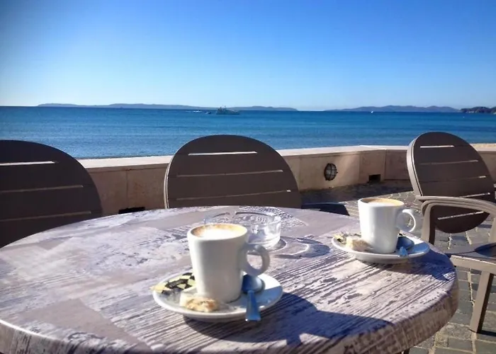 3 Pieces Avec Parking, Animaux Admis, - Fr-1-251-374