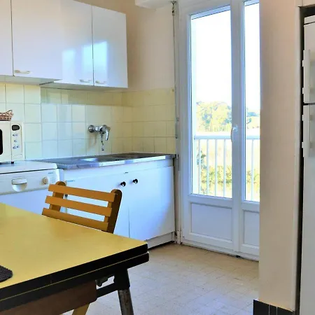 3 Pièces Avec Parking, Animaux Admis, - Fr-1-251-374 Appartement Le Lavandou