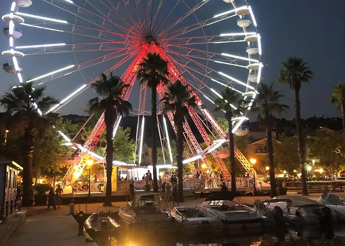 3 Pieces Avec Parking, Animaux Admis, - Fr-1-251-374 Le Lavandou