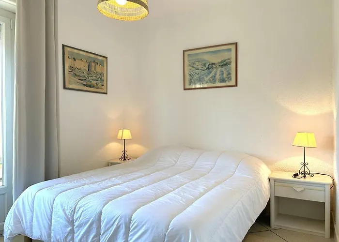 3 Pieces Avec Parking, Animaux Admis, - Fr-1-251-374 * Le Lavandou